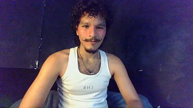 Snapshot of die_mond chatting on April 2026 11:42:01 AM die mond online show from April 2026 11:42:01 AM