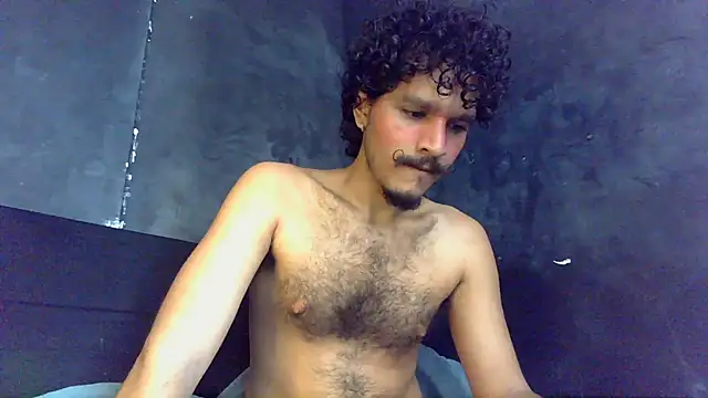 Snapshot of die_mond chatting on April 2026 08:28:01 PM die mond online show from April 2026 08:28:01 PM