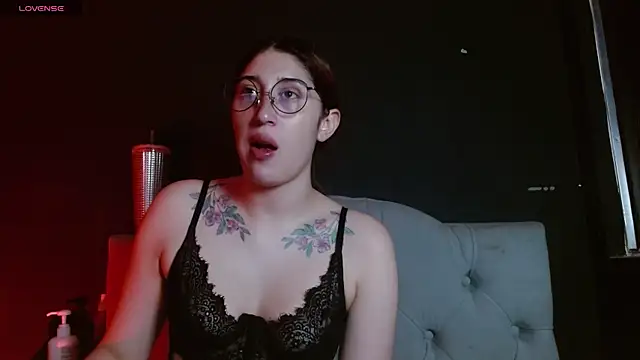 Snapshot of Red-moon1 chatting on July 2026 03:55:01 AM Red-moon1 online show from July 2026 03:55:01 AM