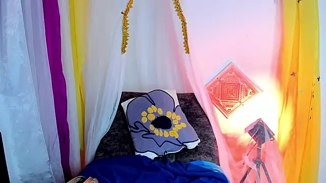 sophiaamethystt online show from November 2025 04:39:01 PM