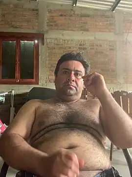 Snapshot of EmilianoGt chatting on May 2026 10:18:02 PM EmilianoGt online show from May 2026 10:18:02 PM