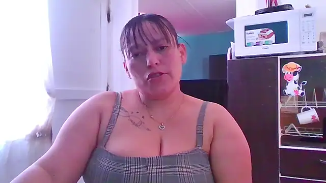 Snapshot of Diana_Lozano chatting on June 2026 03:32:02 PM Diana Lozano online show from June 2026 03:32:02 PM