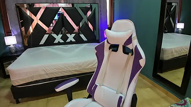 Linda4Petite online show from January 2025 05:56:02 PM