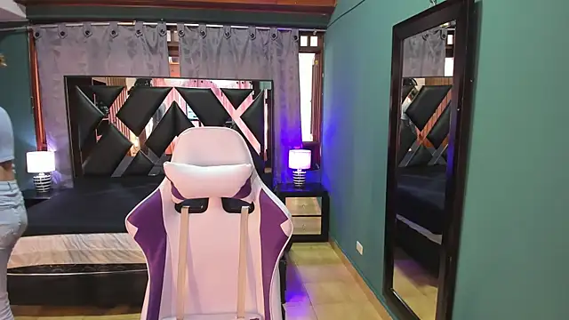 Linda4Petite online show from February 2025 06:09:02 PM