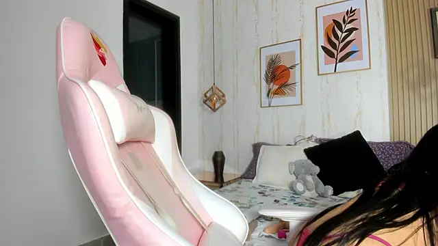 CameronCollins  online show from March 2025 11:04:01 PM