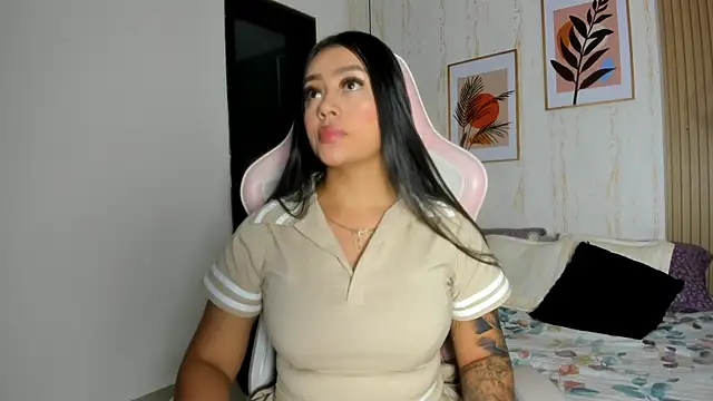 CameronCollins  online show from March 2025 07:39:01 PM