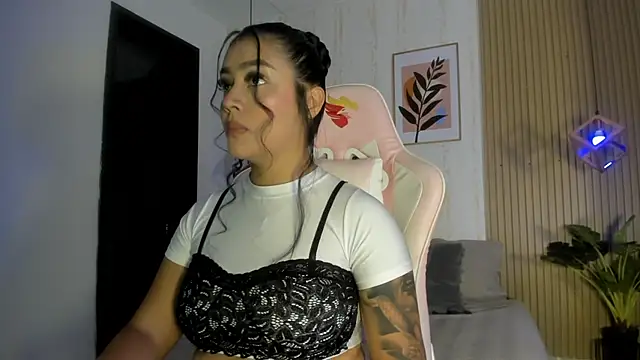 CameronCollins  online show from September 2025 08:20:02 PM