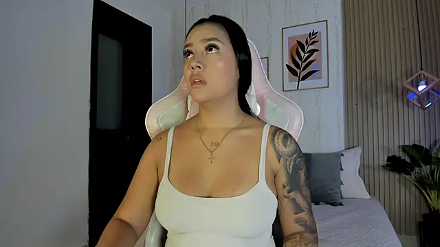 CameronCollins  online show from September 2025 07:58:02 PM