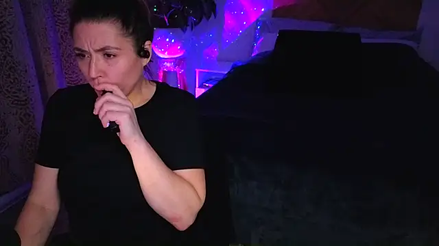 Ellie-L-Elizabeth online show from January 2026 04:05:01 AM