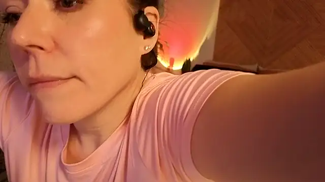 Ellie-L-Elizabeth online show from February 2026 02:12:02 AM