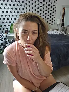 Ellie-L-Elizabeth online show from July 2026 02:45:01 PM