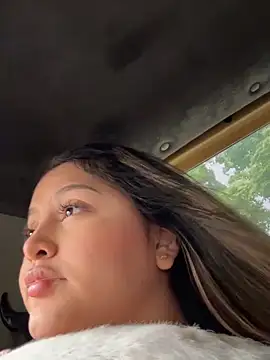 lunablossom  online show from December 2025 08:38:01 PM