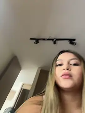 lunablossom  online show from March 2026 06:48:01 PM