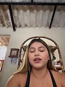 lunablossom  online show from March 2026 09:15:01 PM