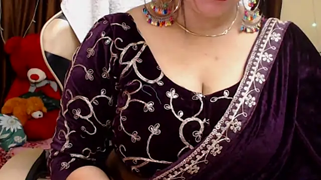 Snapshot of Naughty_Kashish chatting on October 2025 05:44:02 AM Naughty Kashish online show from October 2025 05:44:02 AM