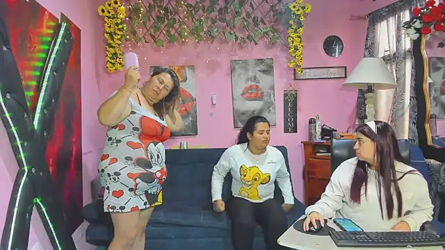 lesbiancuple online show from April 2026 12:47:02 PM