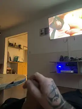 Snapshot of RenaudS-02 chatting on December 2024 03:31:02 PM RenaudS-02 online show from December 2024 03:31:02 PM