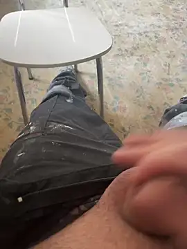 Snapshot of RenaudS-02 chatting on February 2025 12:44:02 PM RenaudS-02 online show from February 2025 12:44:02 PM