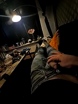 Snapshot of ROMAN2195 chatting on November 2025 04:59:01 AM ROMAN2195 online show from November 2025 04:59:01 AM