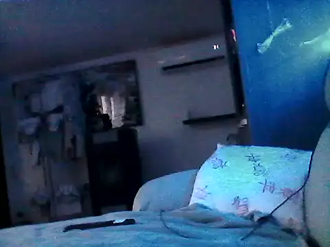 Snapshot of mickzizi chatting on December 2024 08:19:02 AM mickzizi online show from December 2024 08:19:02 AM