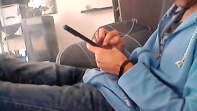 Snapshot of mickzizi chatting on October 2025 10:13:02 AM mickzizi online show from October 2025 10:13:02 AM