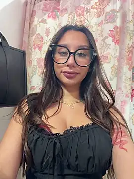 Tiny lilith online show from June 2026 06:46:02 PM
