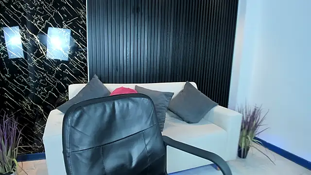 kimbrownn online show from November 2025 12:37:02 PM