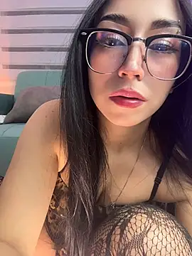 Snapshot of sophie_cute66 chatting on May 2026 05:56:01 AM sophie cute66 online show from May 2026 05:56:01 AM