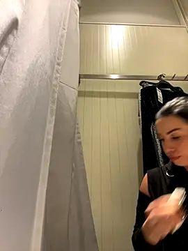 CrazzyChicks online show from November 2025 07:52:01 AM