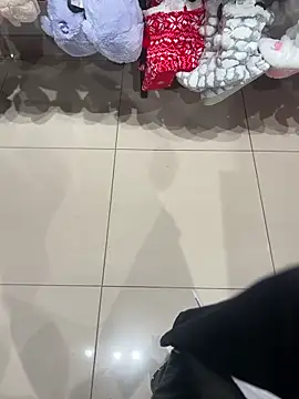 CrazzyChicks online show from December 2025 07:17:01 AM