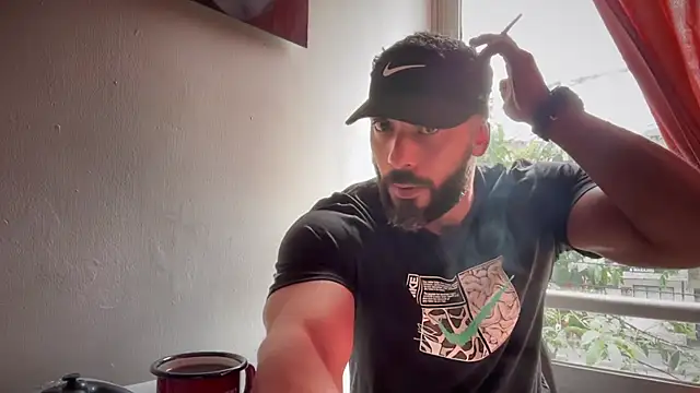 romeolovedark online show from October 2025 02:26:01 PM