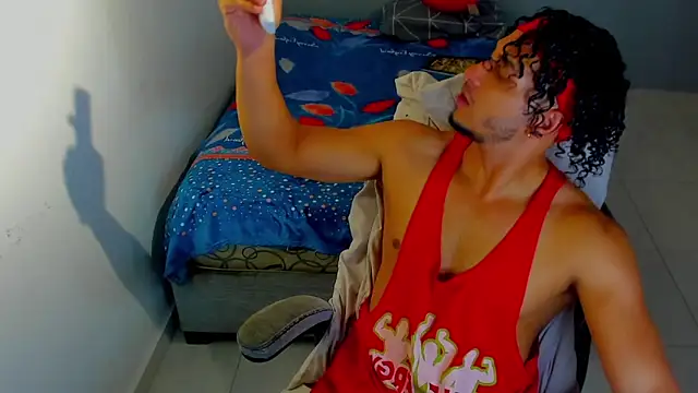 Kris Khalifa69 online show from January 2026 01:37:02 PM