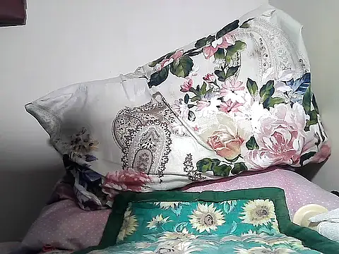 CarelineJoy online show from October 2025 06:32:02 AM