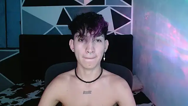 Snapshot of littlextreme chatting on December 2024 01:37:02 AM littlextreme online show from December 2024 01:37:02 AM