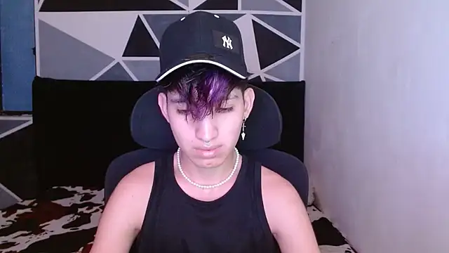 Snapshot of littlextreme chatting on December 2024 04:02:02 AM littlextreme online show from December 2024 04:02:02 AM