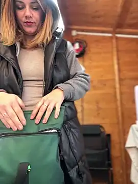 Snapshot of DaisyVibesss chatting on January 2025 12:10:01 PM DaisyVibesss online show from January 2025 12:10:01 PM