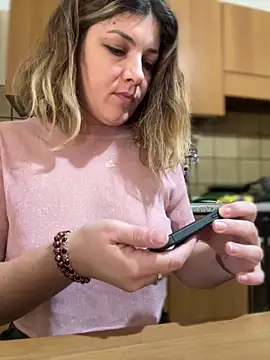 Snapshot of DaisyVibesss chatting on January 2025 09:28:02 AM DaisyVibesss online show from January 2025 09:28:02 AM