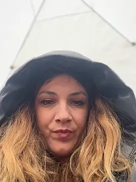 Snapshot of DaisyVibesss chatting on February 2025 10:54:01 AM DaisyVibesss online show from February 2025 10:54:01 AM