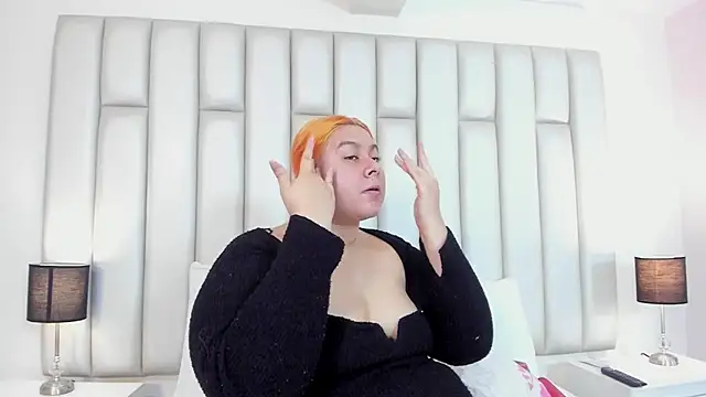 aandreaperez online show from February 2025 11:41:02 AM