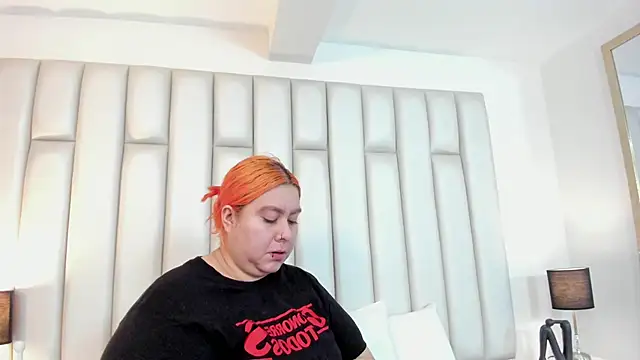 aandreaperez online show from September 2025 12:28:01 PM