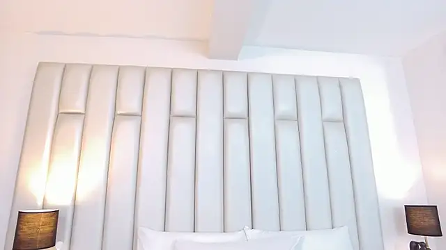 aandreaperez online show from November 2025 11:45:01 AM