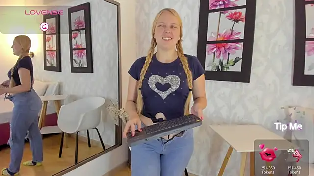 EmilySumer online show from February 2025 10:32:02 PM