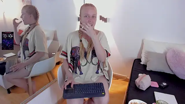 EmilySumer online show from March 2026 03:43:02 AM