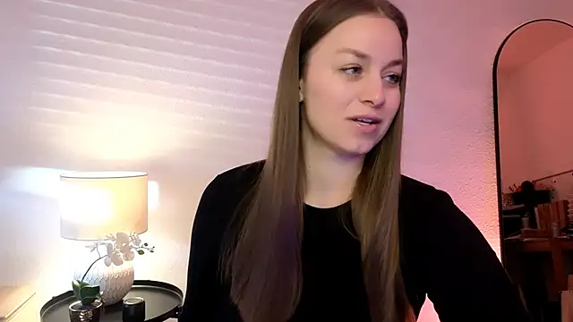 Snapshot of MilaFleur chatting on January 2025 08:27:02 AM MilaFleur online show from January 2025 08:27:02 AM