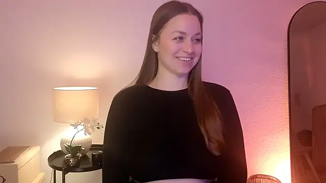 Snapshot of MilaFleur chatting on January 2025 08:43:01 AM MilaFleur online show from January 2025 08:43:01 AM