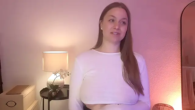 Snapshot of MilaFleur chatting on February 2025 03:18:01 PM MilaFleur online show from February 2025 03:18:01 PM