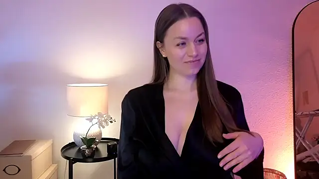 Snapshot of MilaFleur chatting on February 2025 09:24:01 AM MilaFleur online show from February 2025 09:24:01 AM