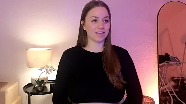 Snapshot of MilaFleur chatting on February 2025 09:05:01 AM MilaFleur online show from February 2025 09:05:01 AM