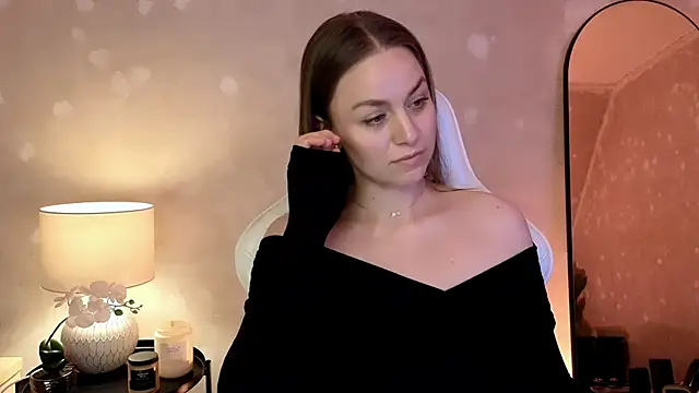 Snapshot of MilaFleur chatting on October 2025 02:26:02 PM MilaFleur online show from October 2025 02:26:02 PM