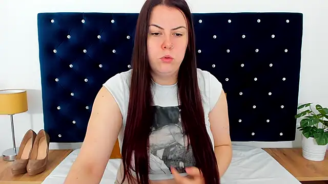 EvaLick online show from September 2025 04:57:01 AM